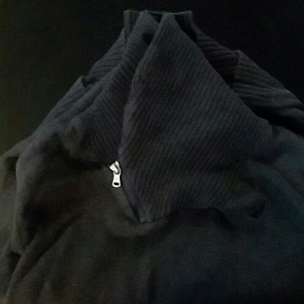 Super Cozy Naitica Zipneck Tee